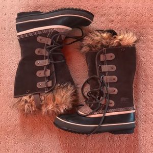Sorel high top snow boots size 7